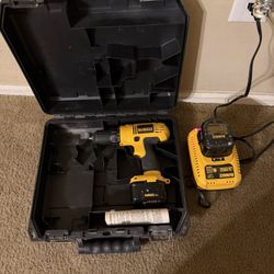 DEWALT DRILL Cordless/driver 3/8