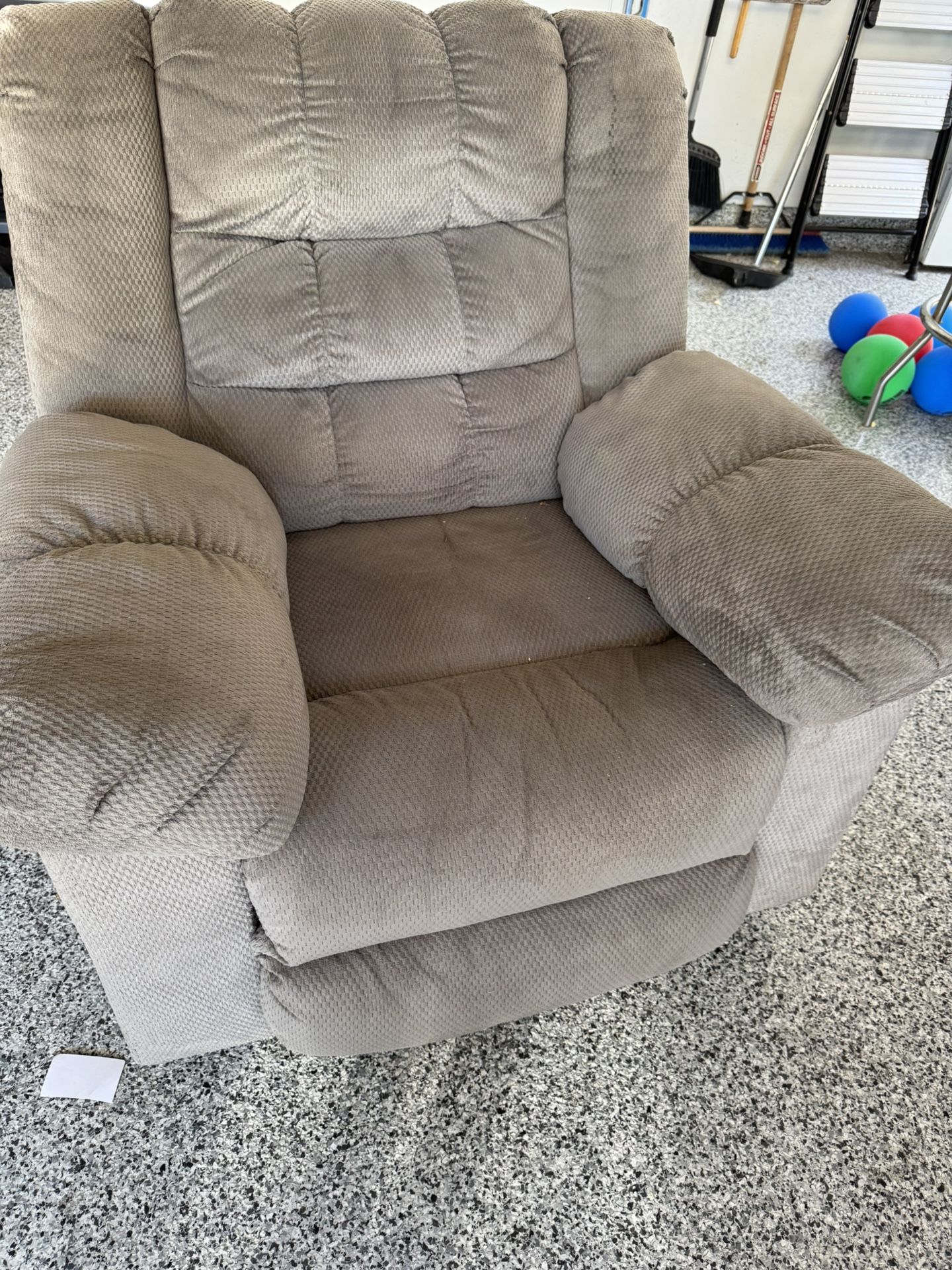 Free Recliner