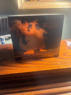 Pokémon  cards Champion's Path Elite Trainer Box