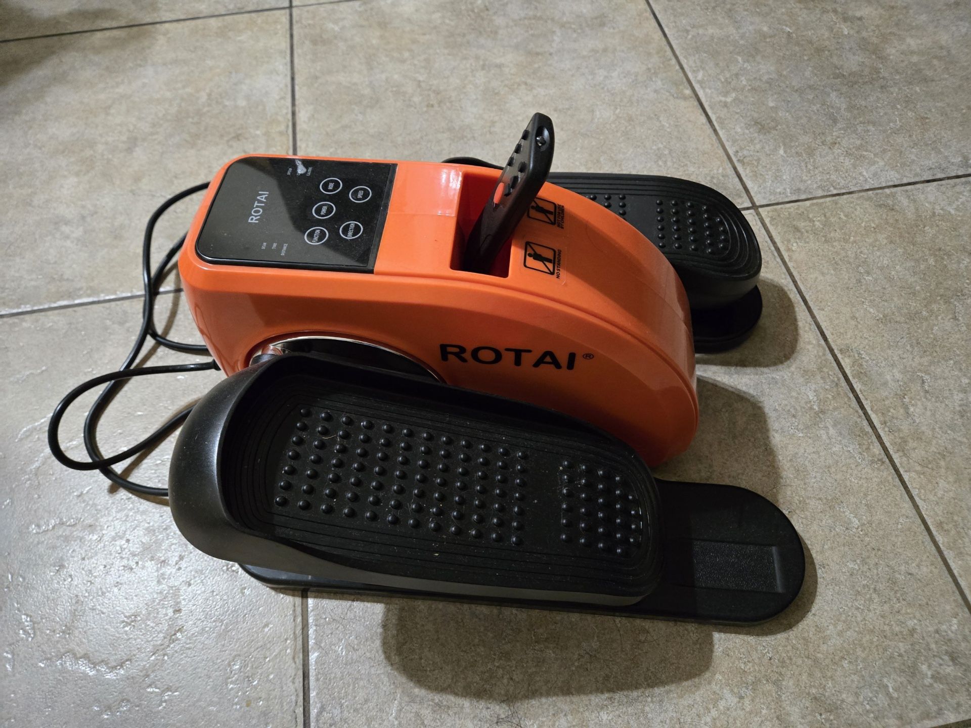Rotai Elliptical Machine