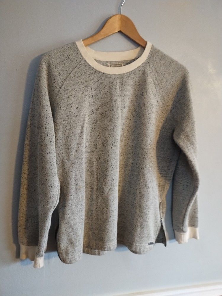 WOMEN'S CONVERSE SWEATSHIRT.... CHECK OUT MY PAGE FOR MORE ITEMS