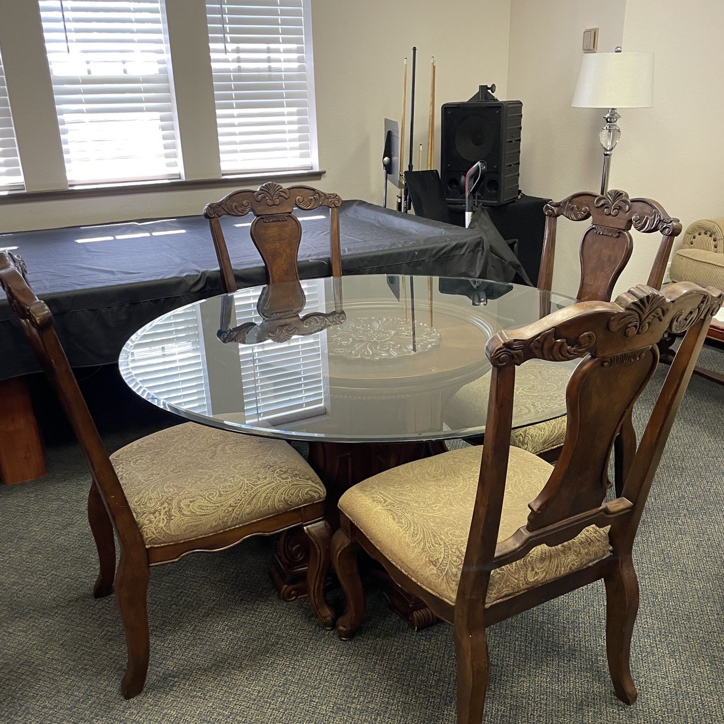 Dinning Table And Chairs * Round Glass Dinning Table 54” And 4 Chairs * Delivery Avaialble 
