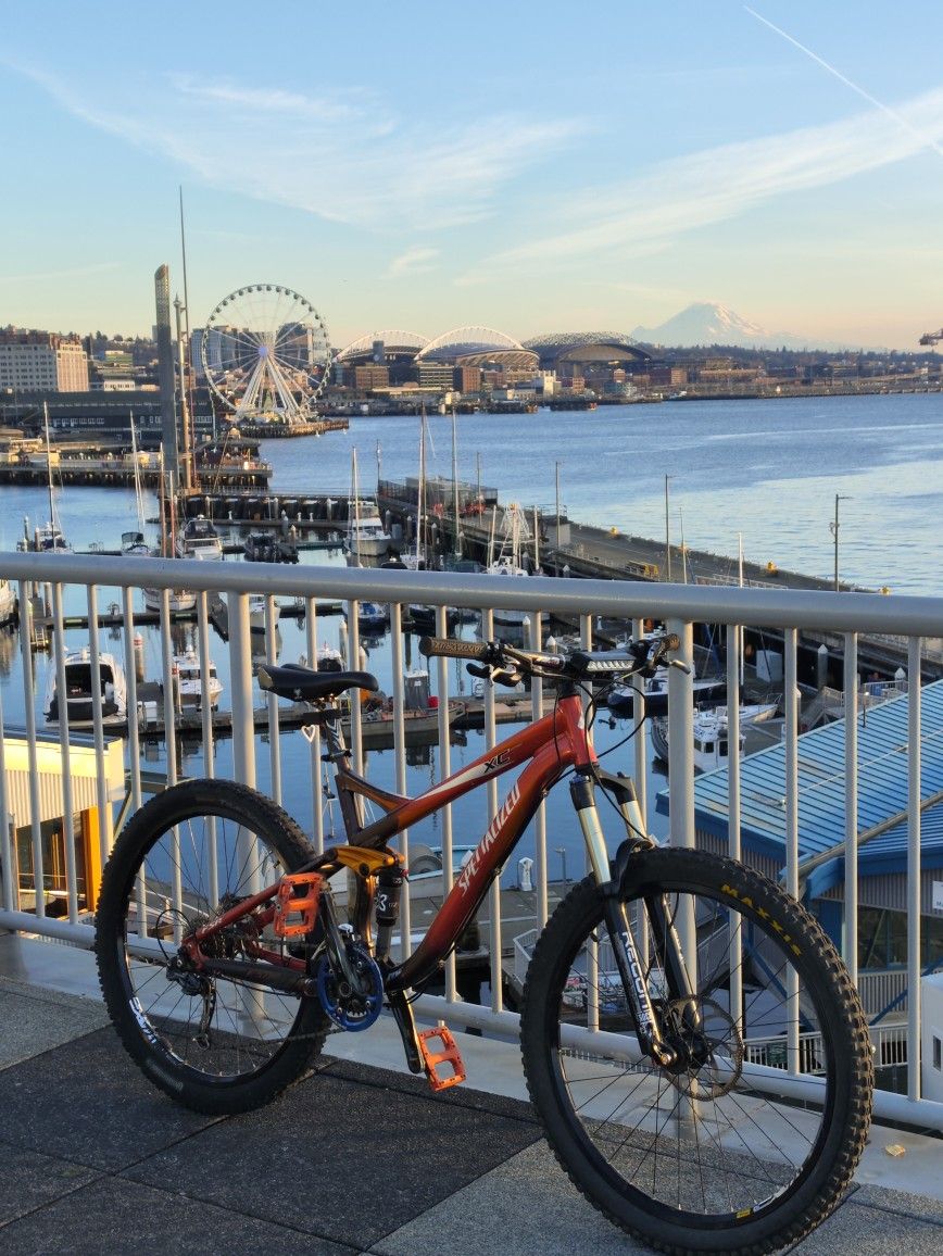 Specialized xc mountain bike, full suspension bike