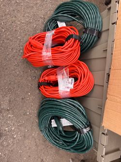 Extensión cord 100 ft 16 Guage.