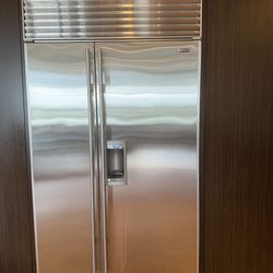 SUB-ZERO 695 Refrigerator