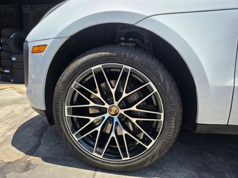 20"new Staggerd PORSCHE MACAN Wheels With New  Tires