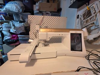 Babylock Ellisimo Gold II Embroidery Machine