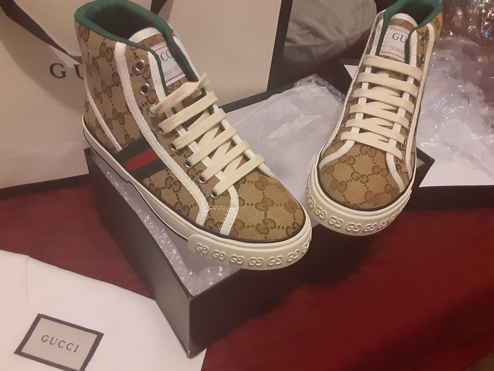 Gucci shoes size 7 US $400