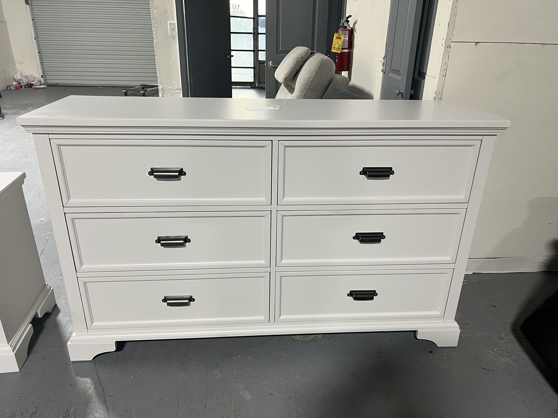 Wynne 6-drawer Dresser