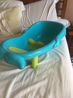 Infant whale tub