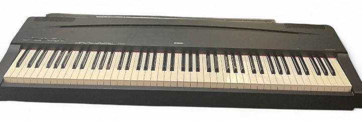 Yamaha P-70 Digital Keyboard Piano with stand