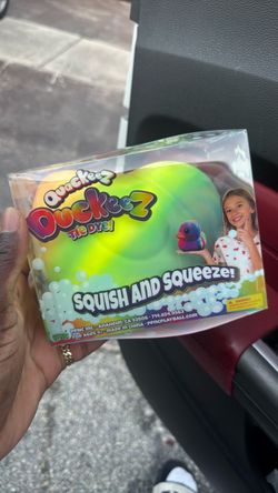 Duckeez Tie Dye Squish and Squeeze Toy