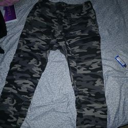 Camo Jogger Pants Size M