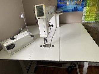 Baby Lock Longarm Quilting Machine and Table