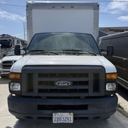 2013 Ford E-450 with left Gat
