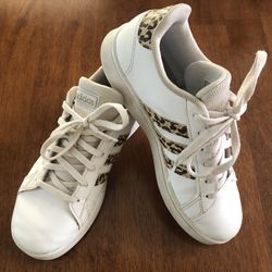 Adidas Unisex Child Grand Court Sneaker Size 3.5