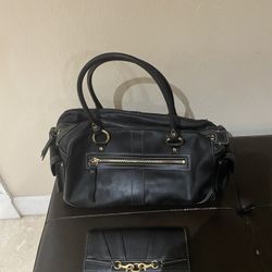 Coach Leather Handbag With Matching Wallet 