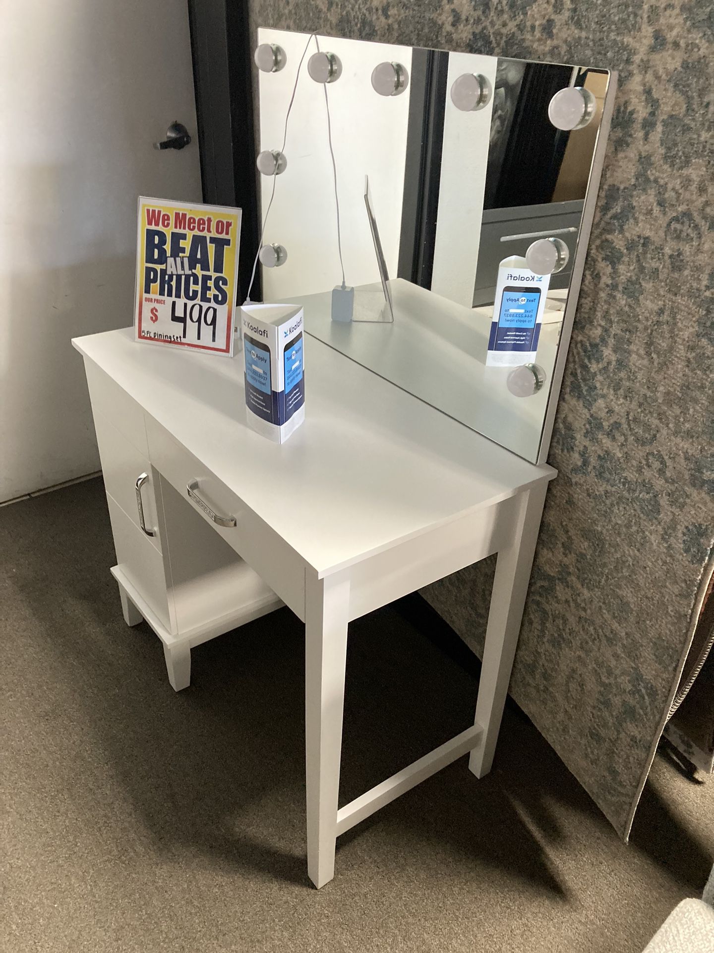 White Makeup Vanity 🤍🤍 Easy Financing Available✅✅