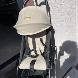 Babyzen yo-yo stroller with embroidered hood