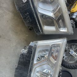 2019-24 Ram 5th Gen Headlights 