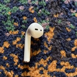 The left side of the first generation Apple earphone, only one side, in very, very excellent condition