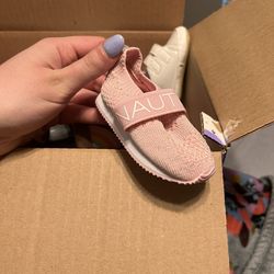 Little Girls Shoes (first Year)