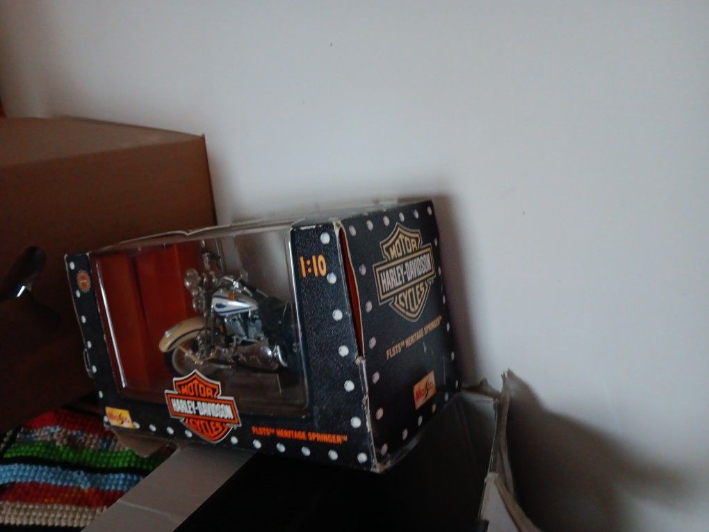 Scale Die-cast Harley Davidson