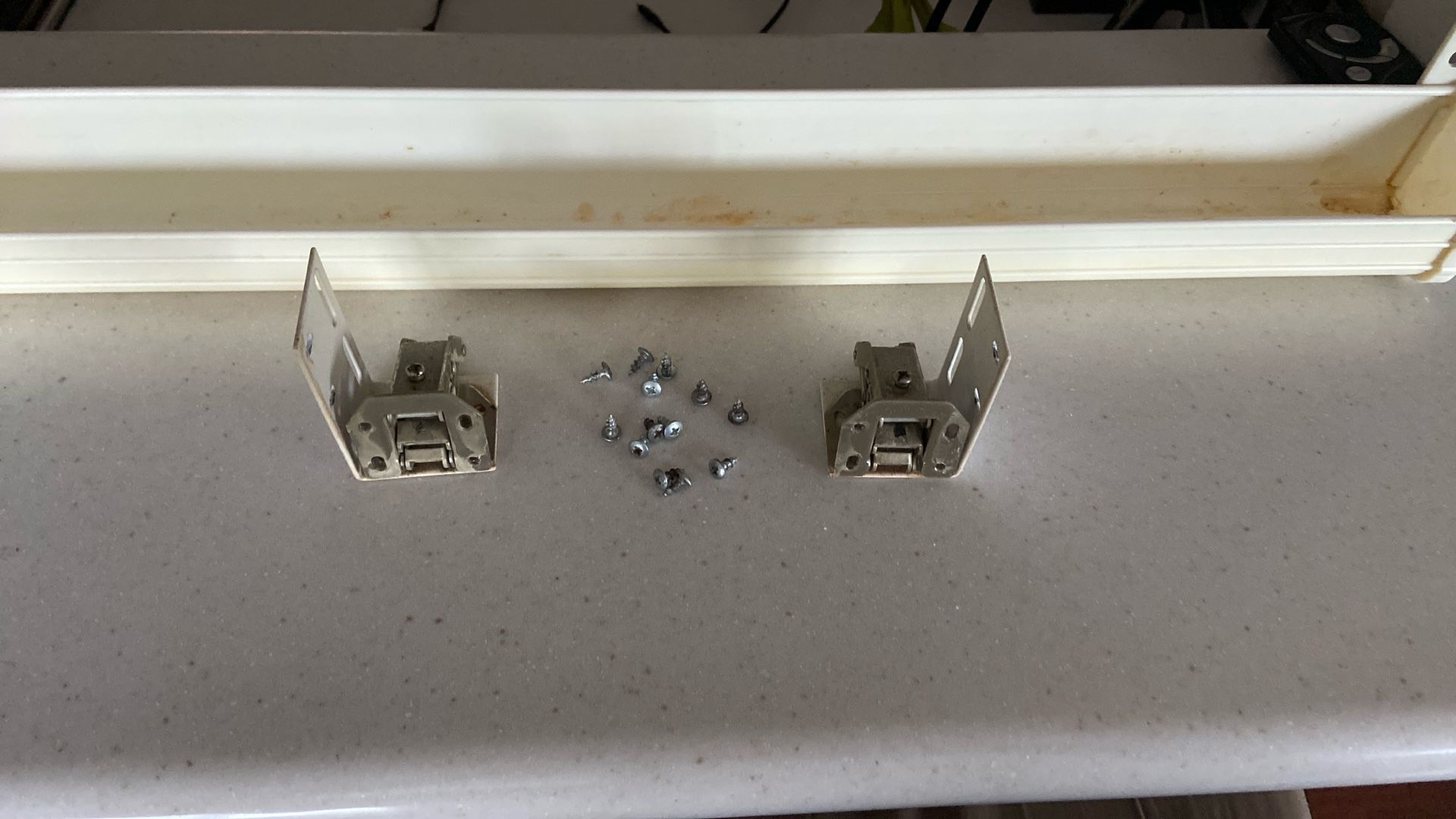 28in Kitchen/bath Tip Out Tray Shelf