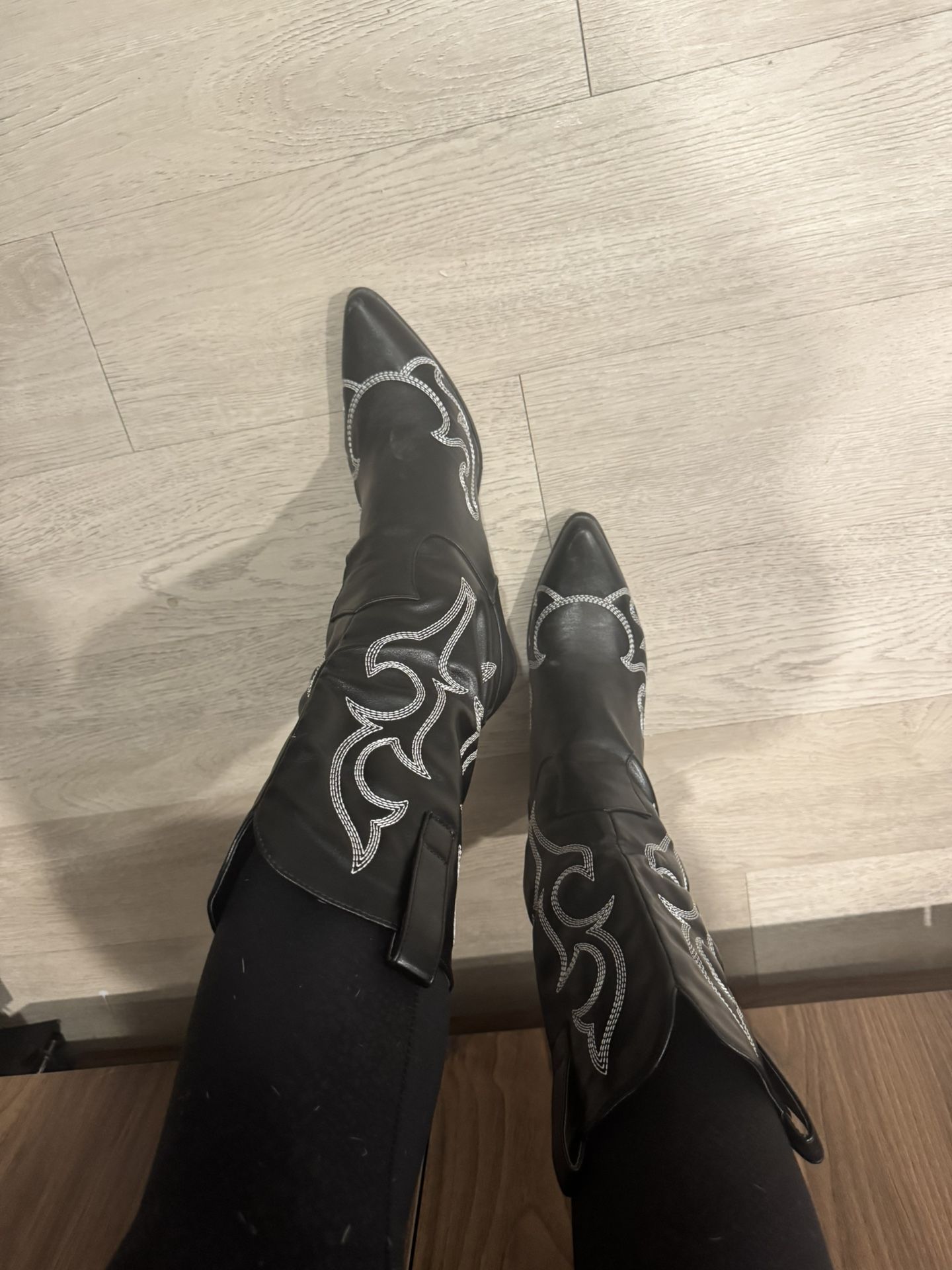 Size 8 Black Western Boots