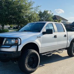 Ford F150 Silver 4x4