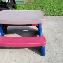 Little Tikes Collapsible Kid's Picnic Table