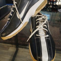 Nike WOMENS Giddy Up Golf Size 12 Black On White