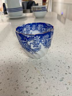 Vintage tea cups and saucers