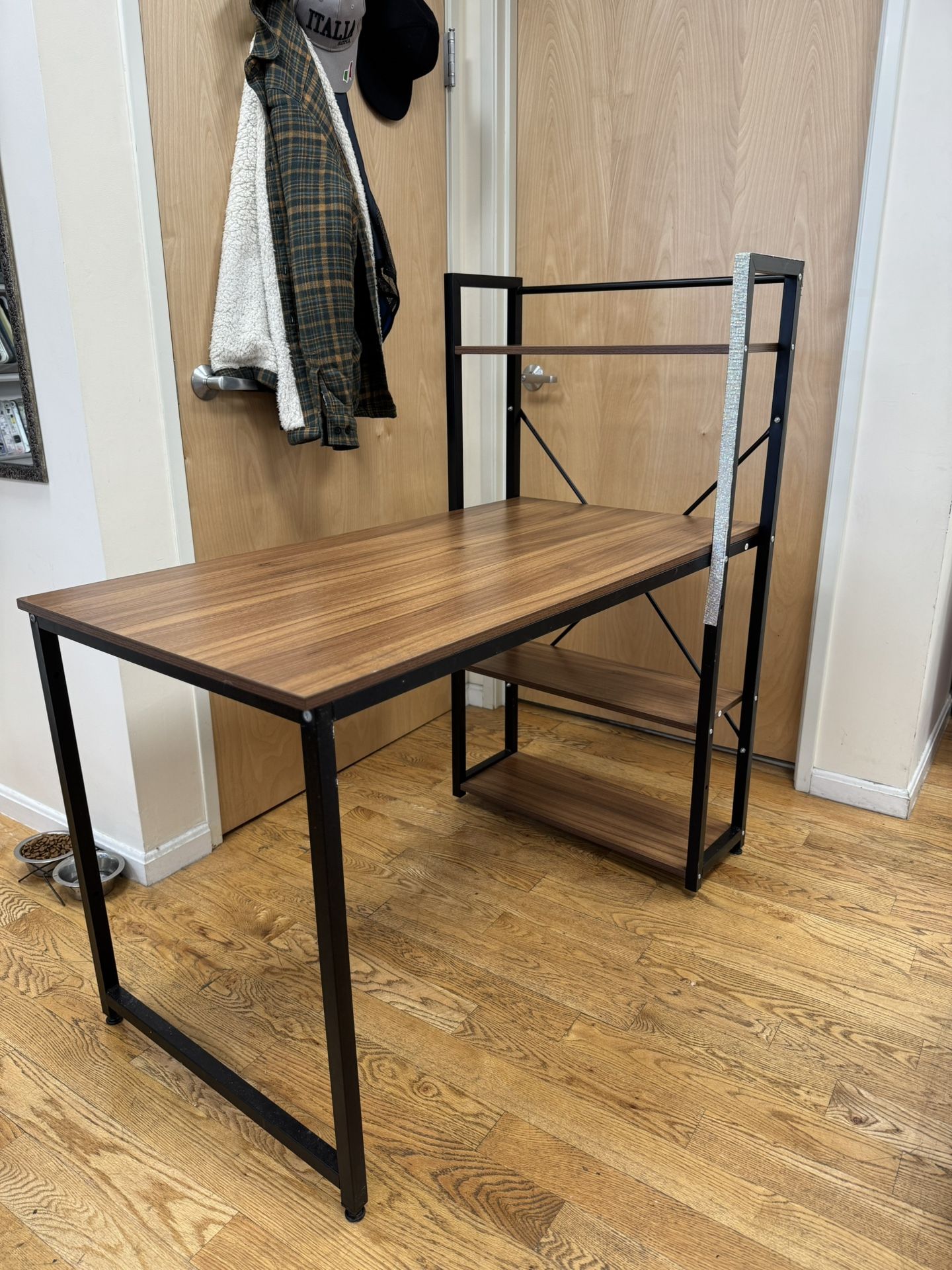 Modern Desk with Shelf – Like New