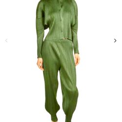 New green Issey Miyake Top, pants set  Japan  Fashion