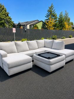 Oversized Modular Sectional w/ Ottoman & Tray