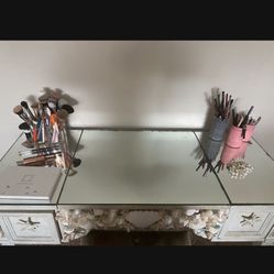 Makeup Table