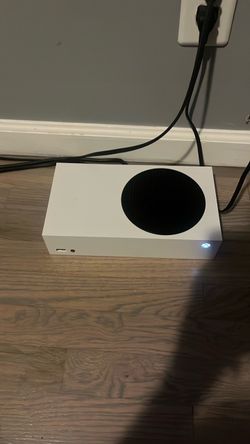 xbox series s 2 controllers