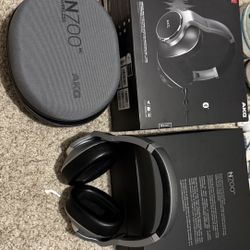 AKG N700   Headphones 