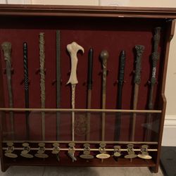 Harry Potter Noble Collection Set Of 10 Wand’s And Display Case.