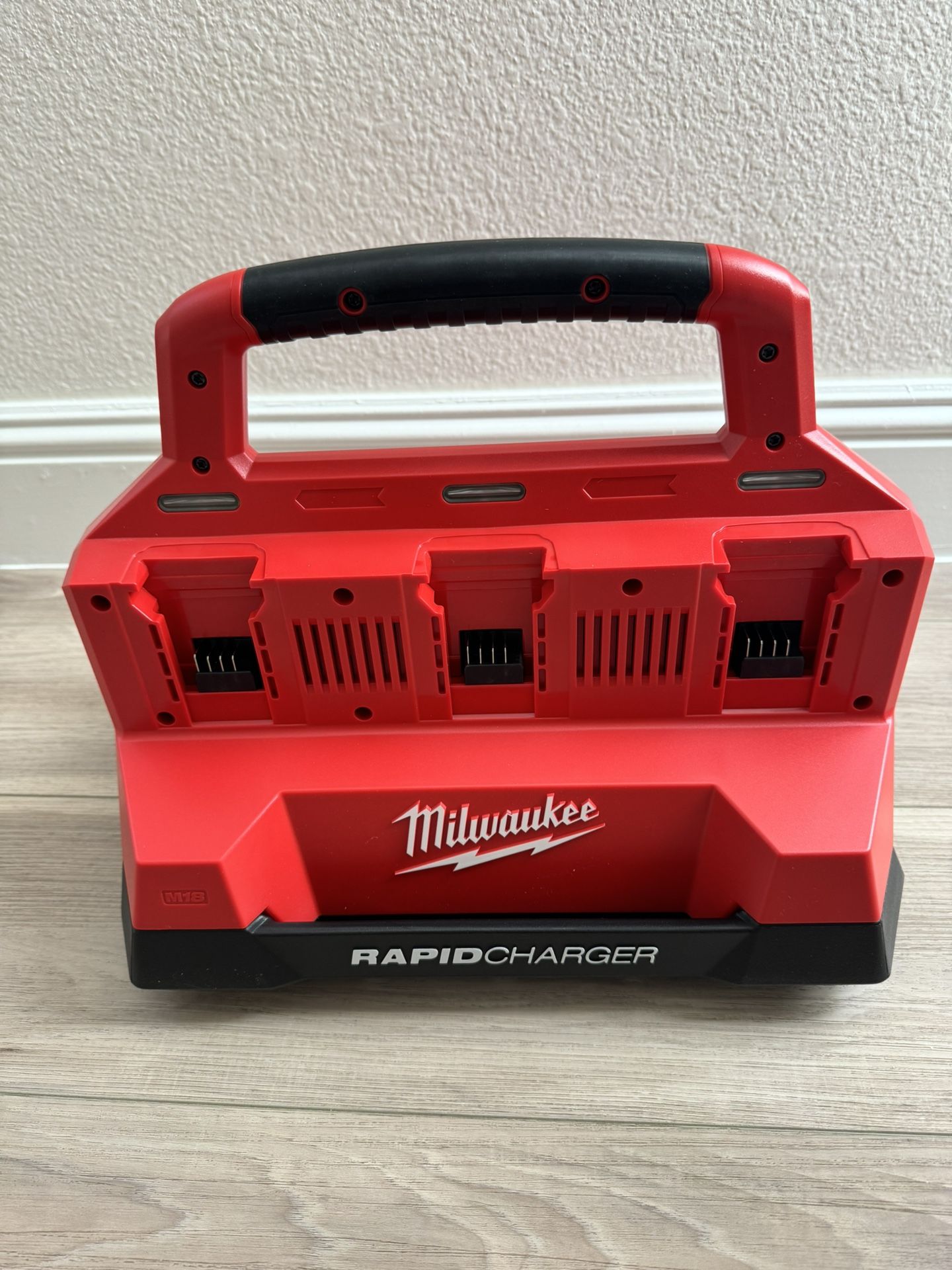 Milwaukee M18 Packout Rapid Charger