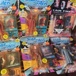 Star Trek TNG & Final Frontier Action Figures (12)0