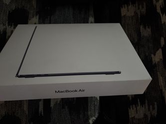 Apple MacBook Air 13.6" 512GB M5 2026 Never Opened
