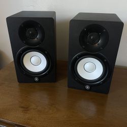 Yamaha Speakers 