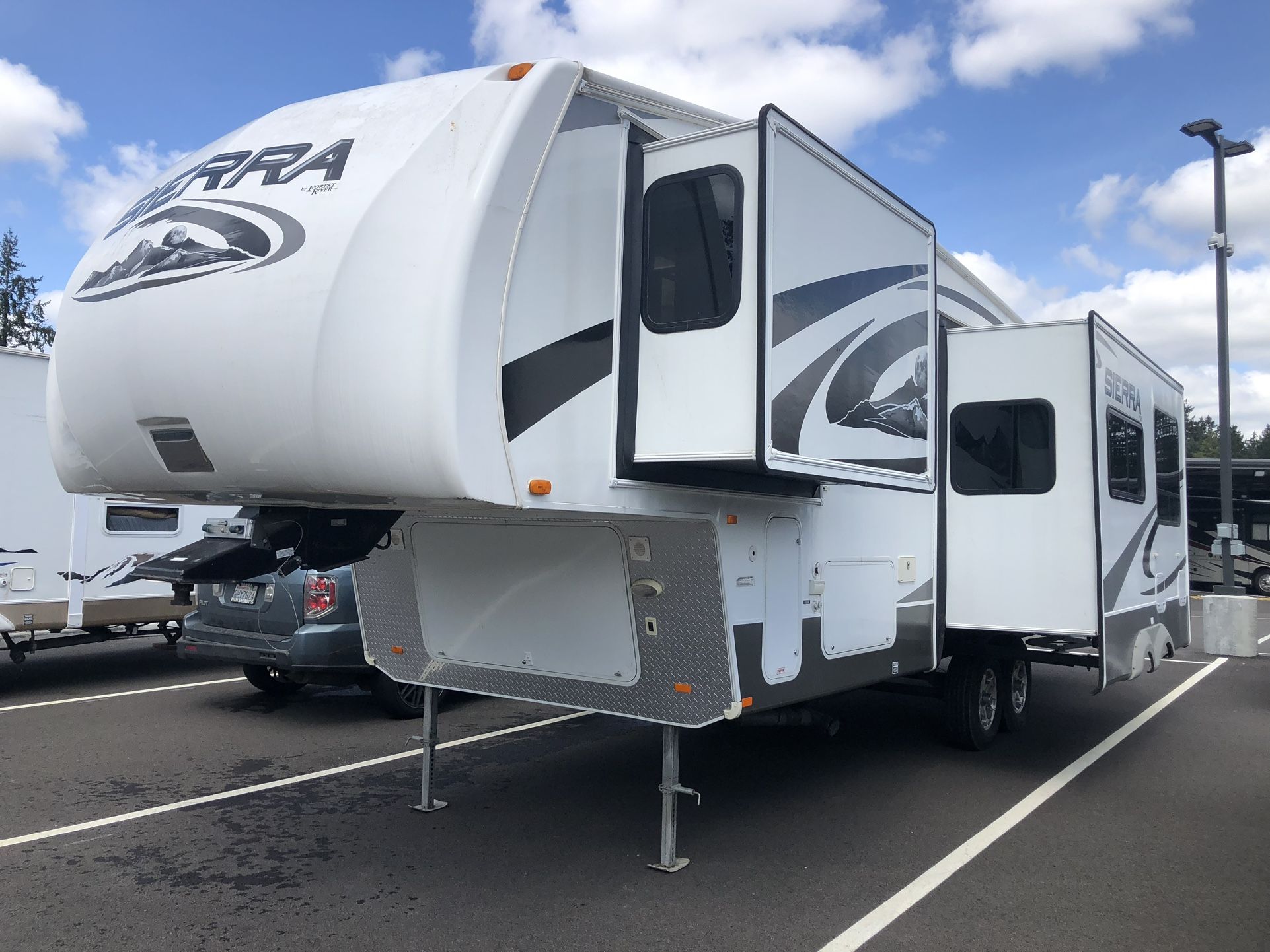 Forest River Sierra Bunkhouse 5th Wheel for Sale in Spanaway, WA OfferUp