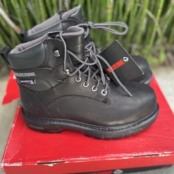 Wolverine Men's Waterproof Comp Toe Boots..Sz 8.5..Oil & slip resistant..Located west roseville.
