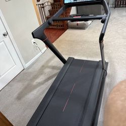 Peloton Tread + 100 uses + Delivery + 12 Month Warranty - Like New! 