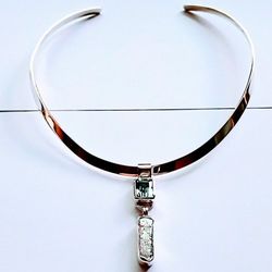 "NEW" GORGEOUS  Solid Sterling Silver Collar & Sterling Silver Full -Cut Blue Topaz & Natural Pearl Pendant 