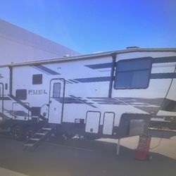 2021 FUEL 323 Toy Hauler 