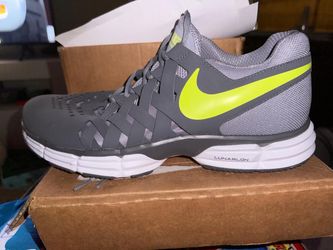 Nike Men's Lunar Fingertrap TR Cross Trainer Dark Grey/ Volt